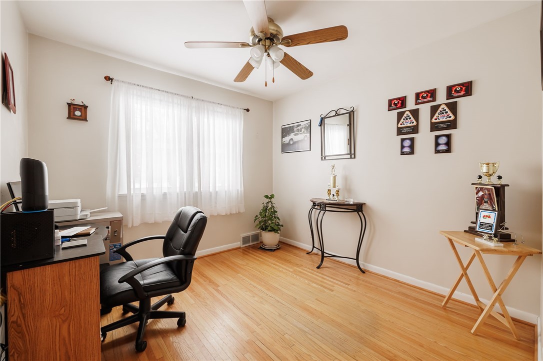1572 Scribner Road Penfield, NY 14526 - Photo 22 of 32 3rd bedroom also makes a great bedroom with natura
