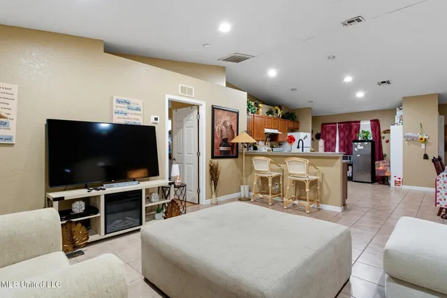 $121,500 | 6097 East Quitman Street, Bay St. Louis, MS 39520