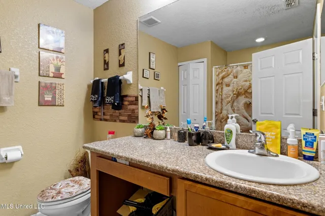 $121,500 | 6097 East Quitman Street, Bay St. Louis, MS 39520