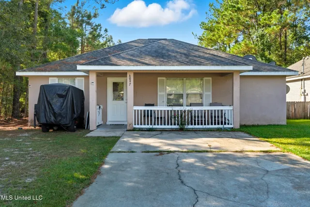 $121,500 | 6097 East Quitman Street, Bay St. Louis, MS 39520