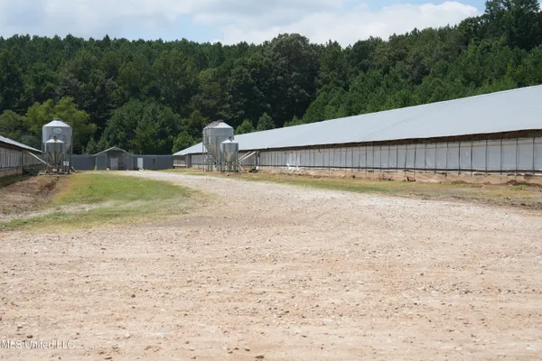 $983,000 | 10671 Ms-427, Carthage, MS 39051