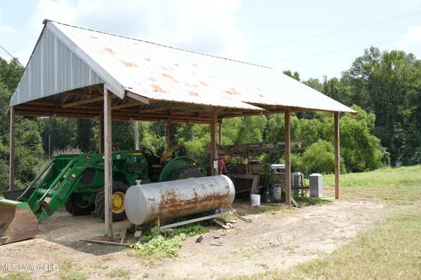 $983,000 | 10671 Ms-427, Carthage, MS 39051