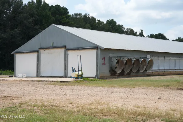 $983,000 | 10671 Ms-427, Carthage, MS 39051