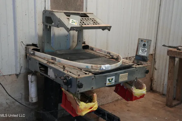 $983,000 | 10671 Ms-427, Carthage, MS 39051