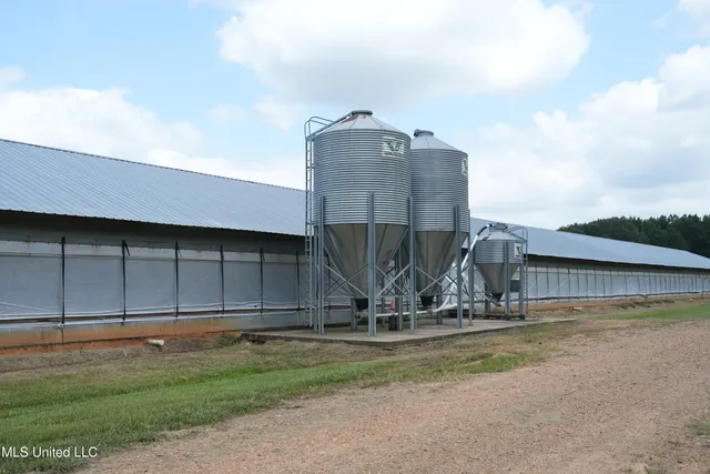 $983,000 | 10671 Ms-427, Carthage, MS 39051