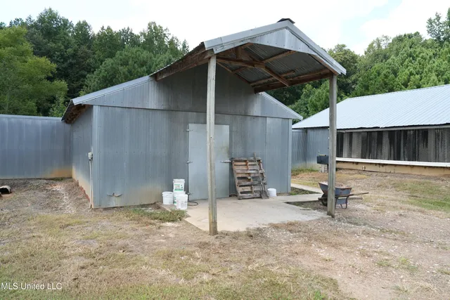 $983,000 | 10671 Ms-427, Carthage, MS 39051