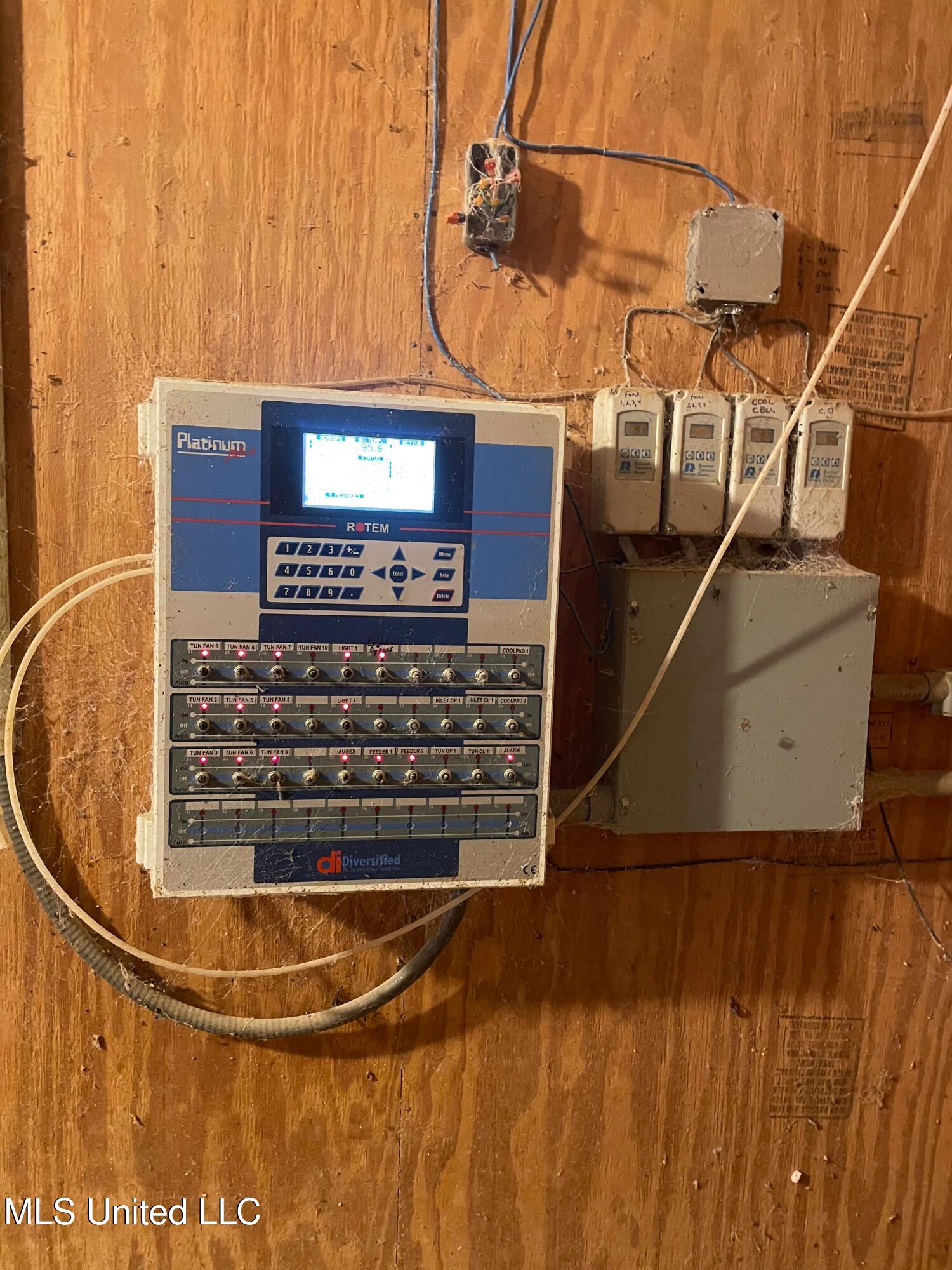 10671 Ms-427 Carthage, MS 39051 - Photo 46 of 49 IMG_1559