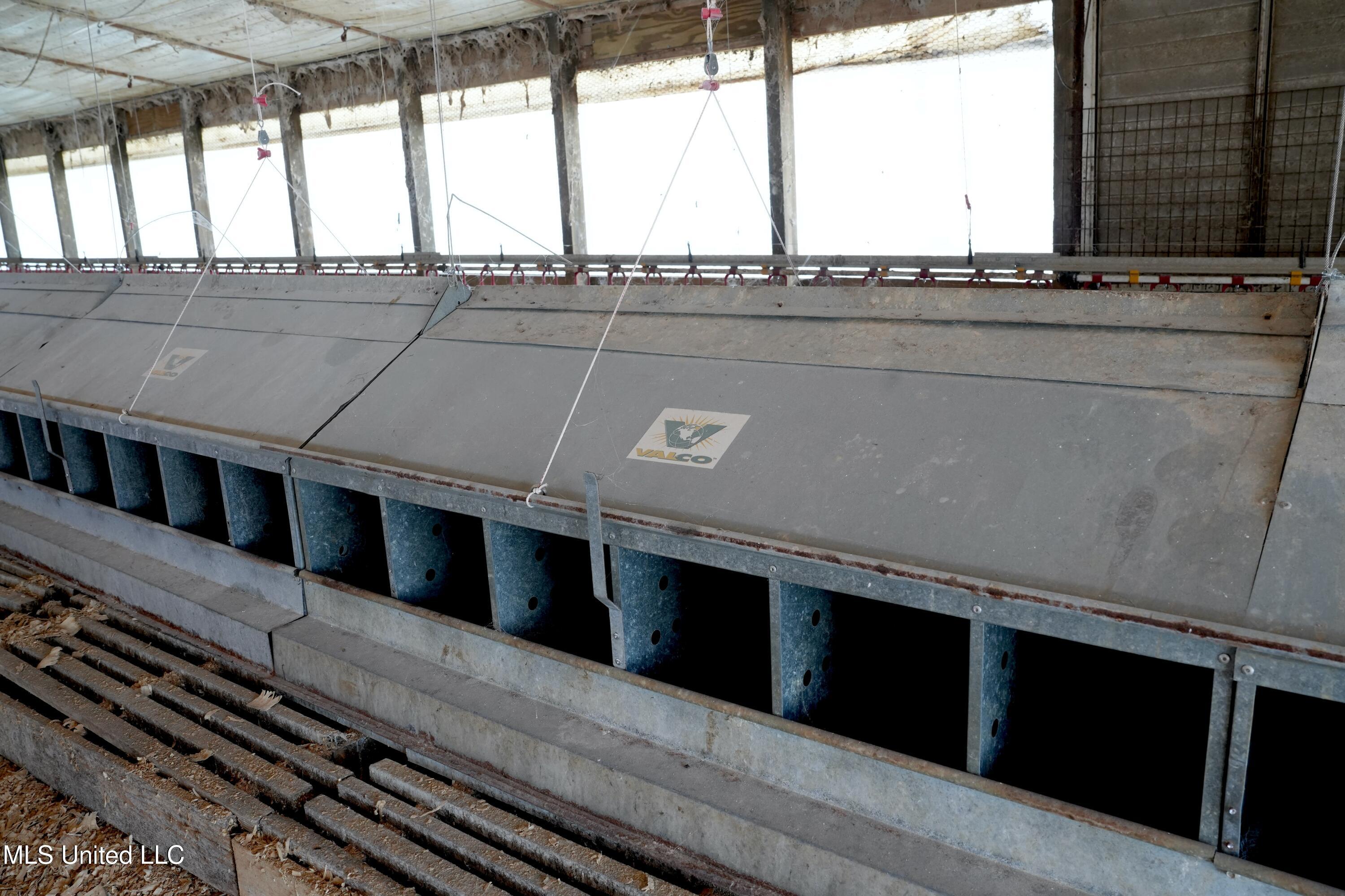 10671 Ms-427 Carthage, MS 39051 - Photo 7 of 49 DSC07686