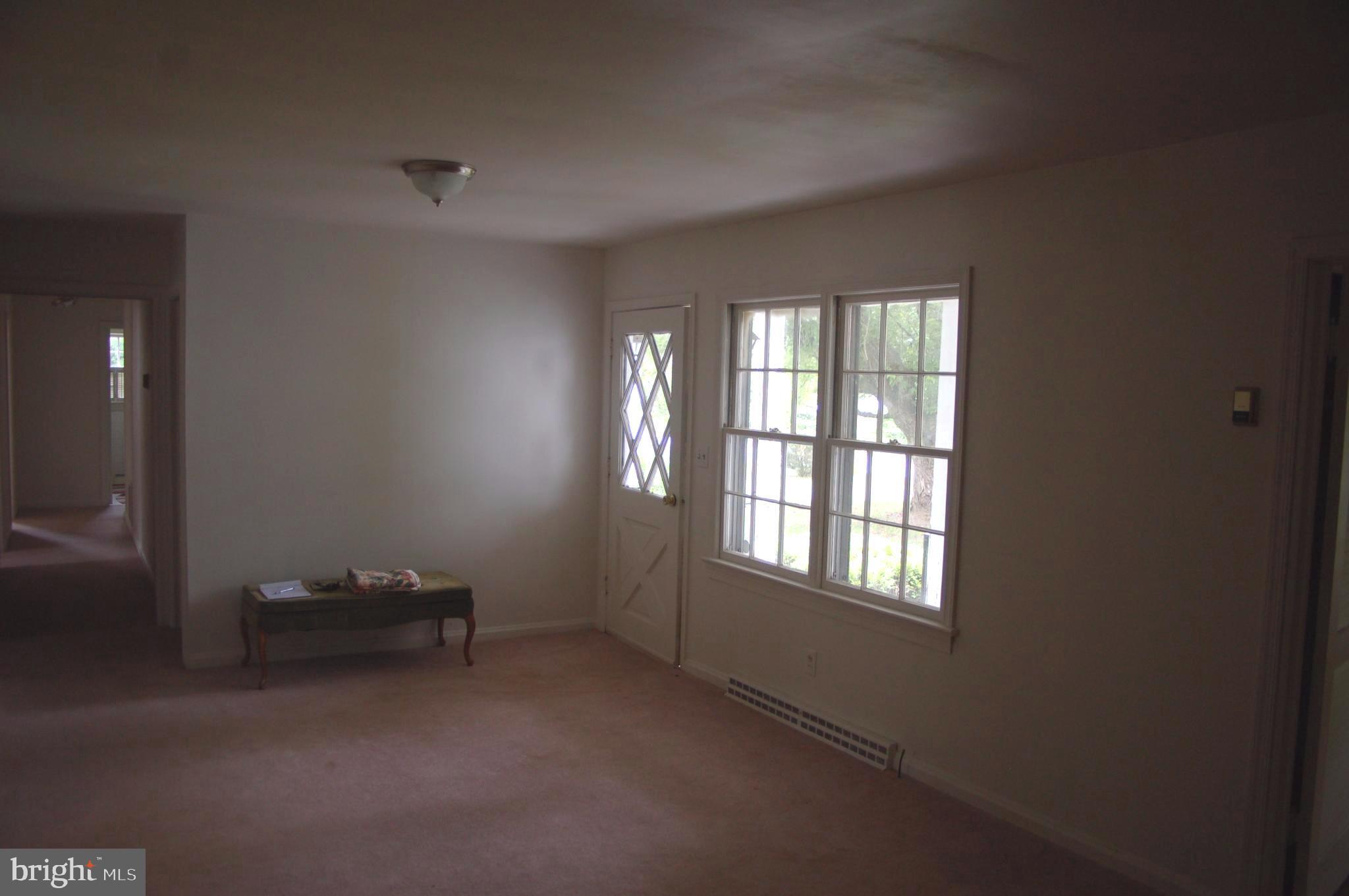 9085 Dahlgren Road King George, VA 22485 - Photo 6 of 28 Living Room