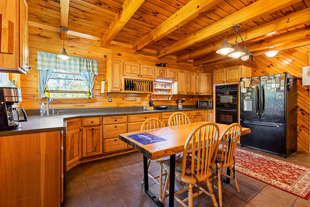 32 Burbank Road Peru, ME 04290 - Photo 3 of 63 49_BP5A0321_DxO_mls