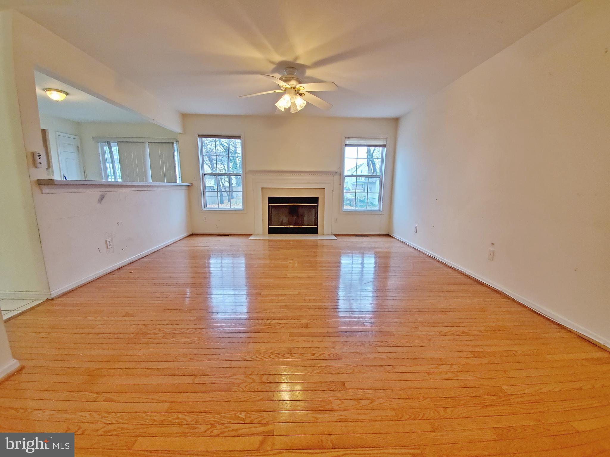 125 Heulings Avenue Riverside, NJ 08075 - Photo 9 of 24 Entertaining section off kitchen