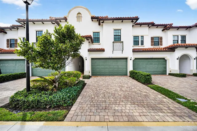 $639,000 | 11616 Southwest 13th Lane, Pembroke Pines, FL 33025