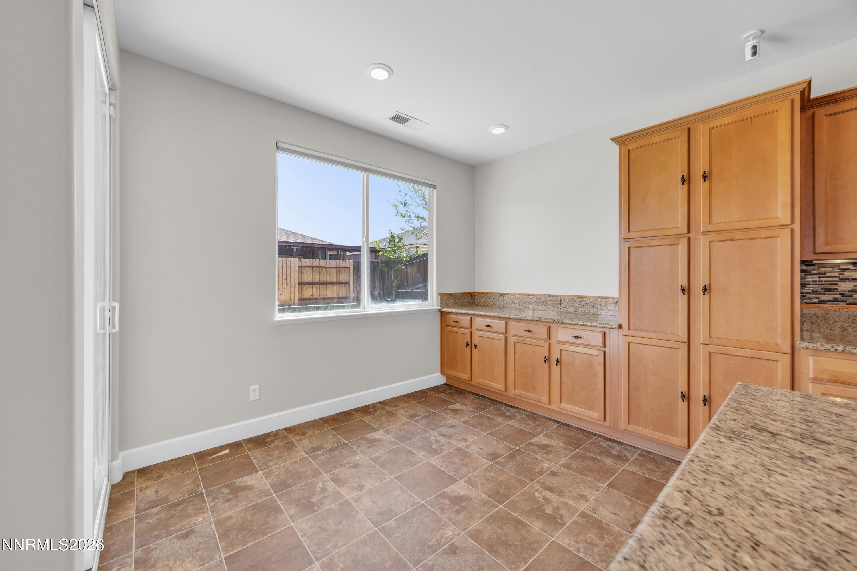 1415 Slate Way Fernley, NV 89408 - Photo 15 of 30 11_img_2490