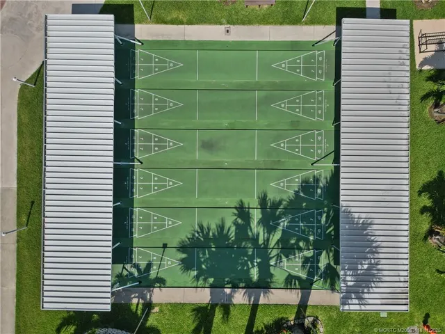 a view of a tennis court