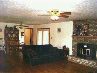 1975 Speedwell Road Richmond, KY 40475 - Photo 4 of 6 Living Room
