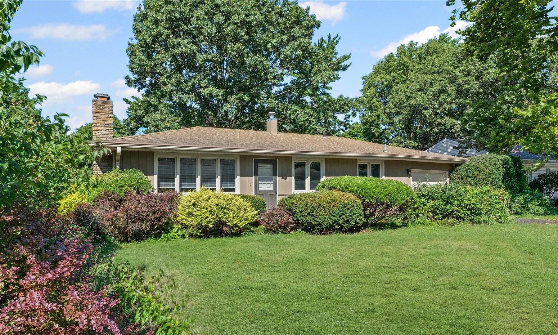 809 South Victor Street Champaign, IL 61821 - Photo 2 of 32 Gallery Image 2