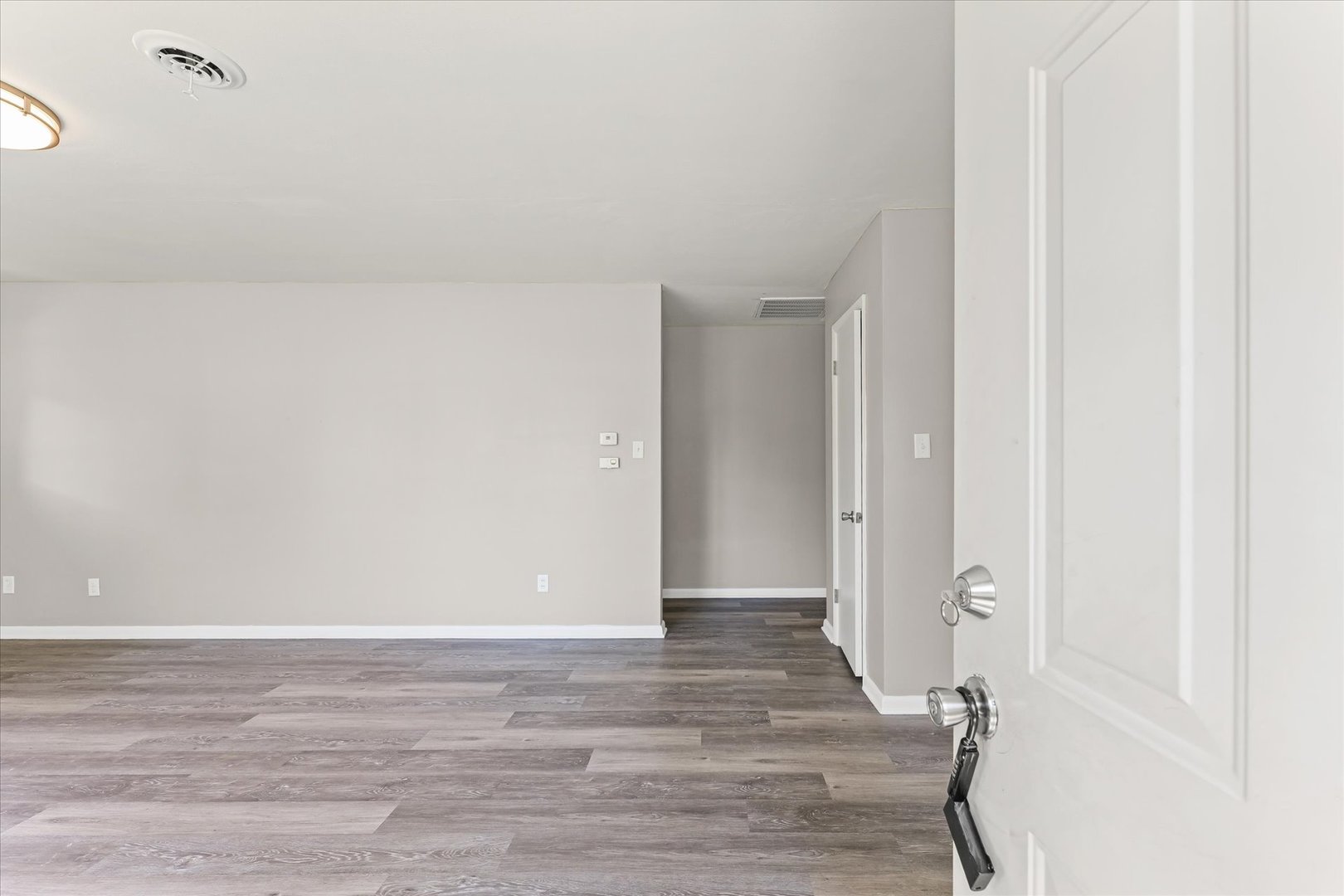 809 South Victor Street Champaign, IL 61821 - Photo 4 of 32 Gallery Image 4