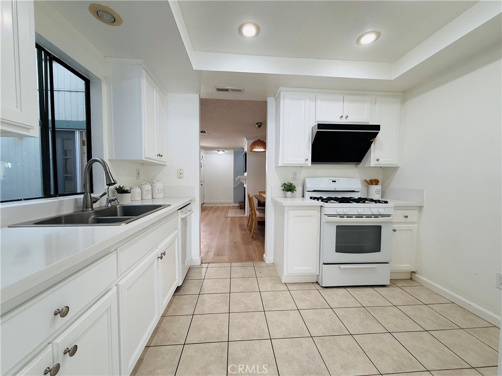 1044 Kent Street San Dimas, CA 91773 - Photo 5 of 21