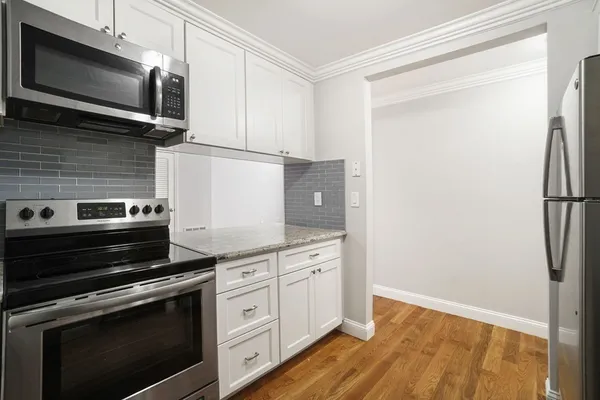 $3,300 | 841 Parker Street, Unit 202, Boston, MA 02120