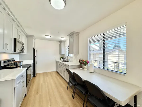 $1,999,000 | 2831 Soscol Avenue, Napa, CA 94558