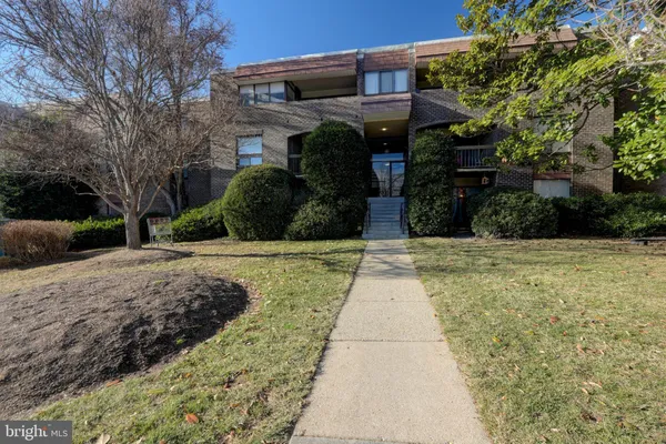 $259,000 | 415 Christopher Avenue, Unit 11, Gaithersburg, MD 20879