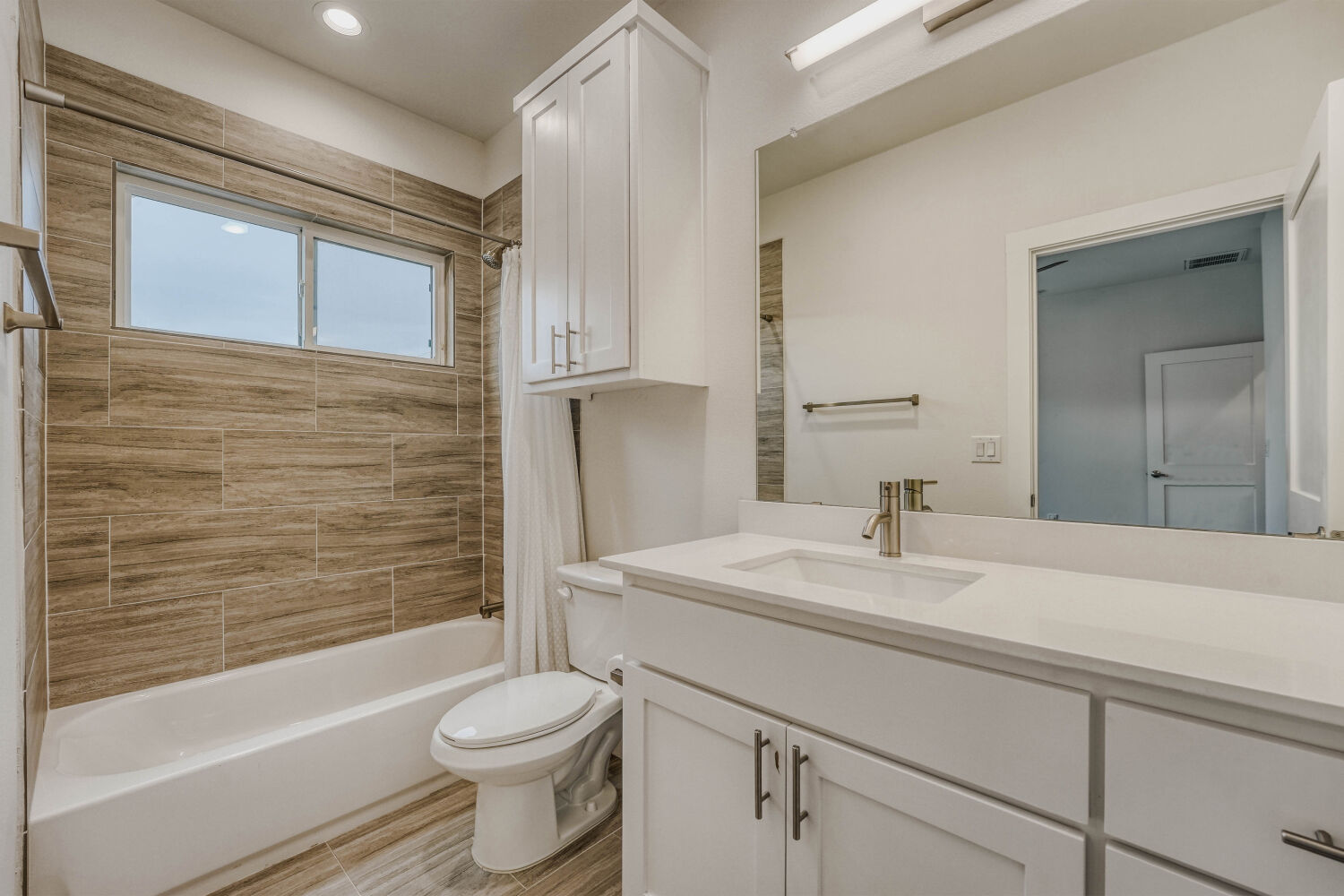 1134 Chicon Street, Unit B Austin, TX 78702 - Photo 15 of 17 Bathroom #2