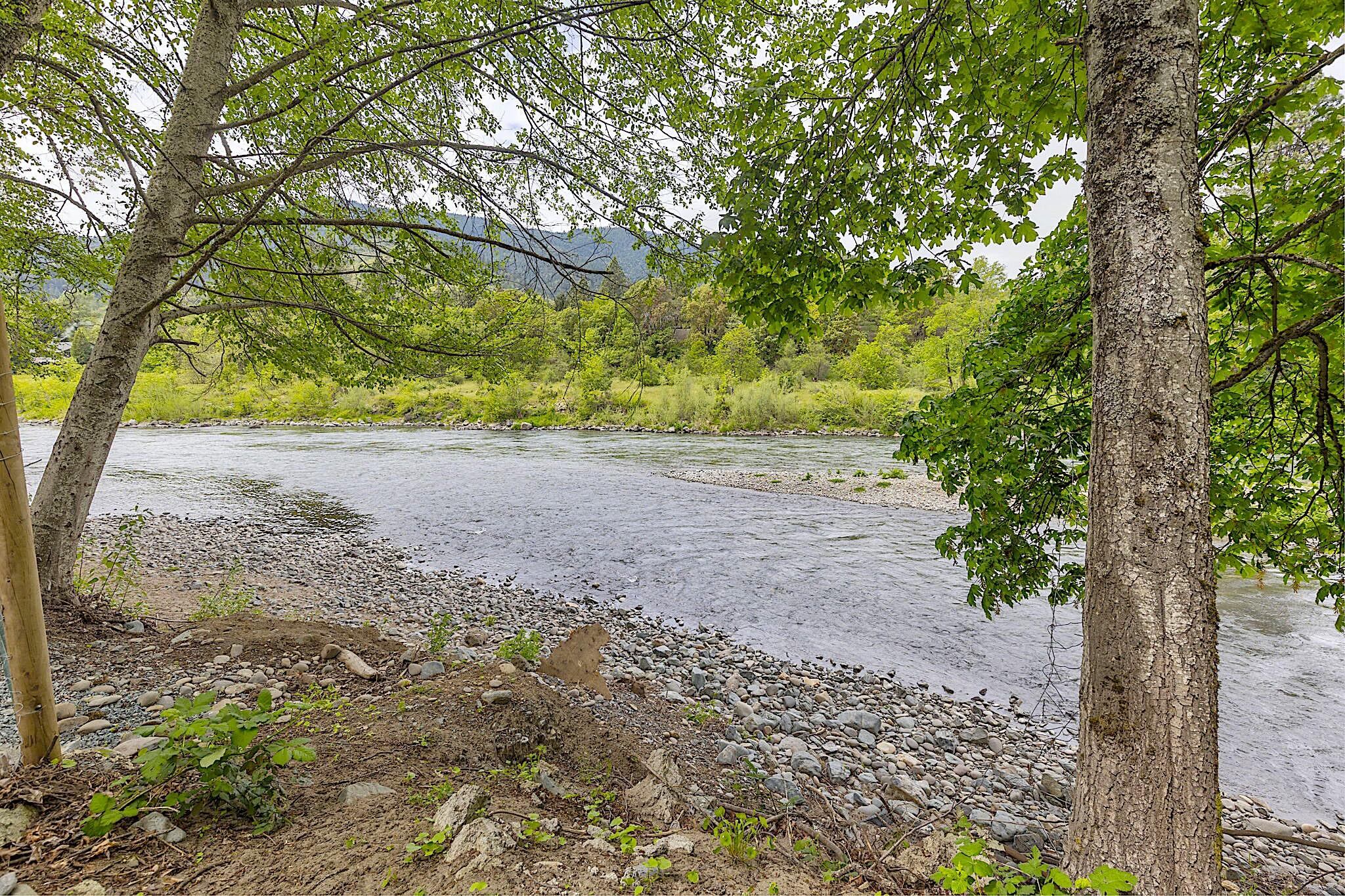8720 Rogue River Highway Grants Pass, OR 97527 - Photo 36 of 51 28-web-or-mls-8720-rogue-river-hwy