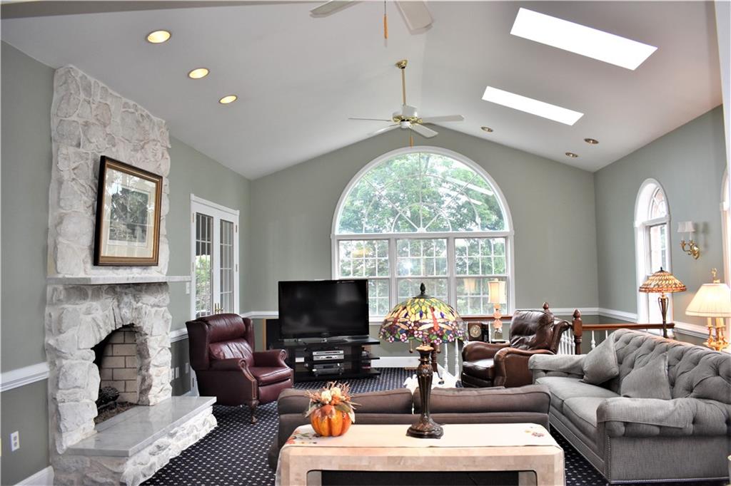 858 Larchmont Road Pittsburgh, PA 15243 - Photo 11 of 25 Gallery Image 11