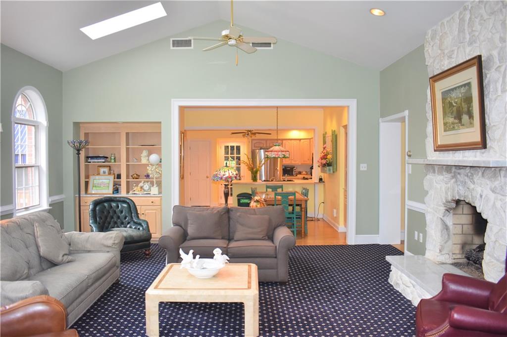 858 Larchmont Road Pittsburgh, PA 15243 - Photo 12 of 25 Gallery Image 12