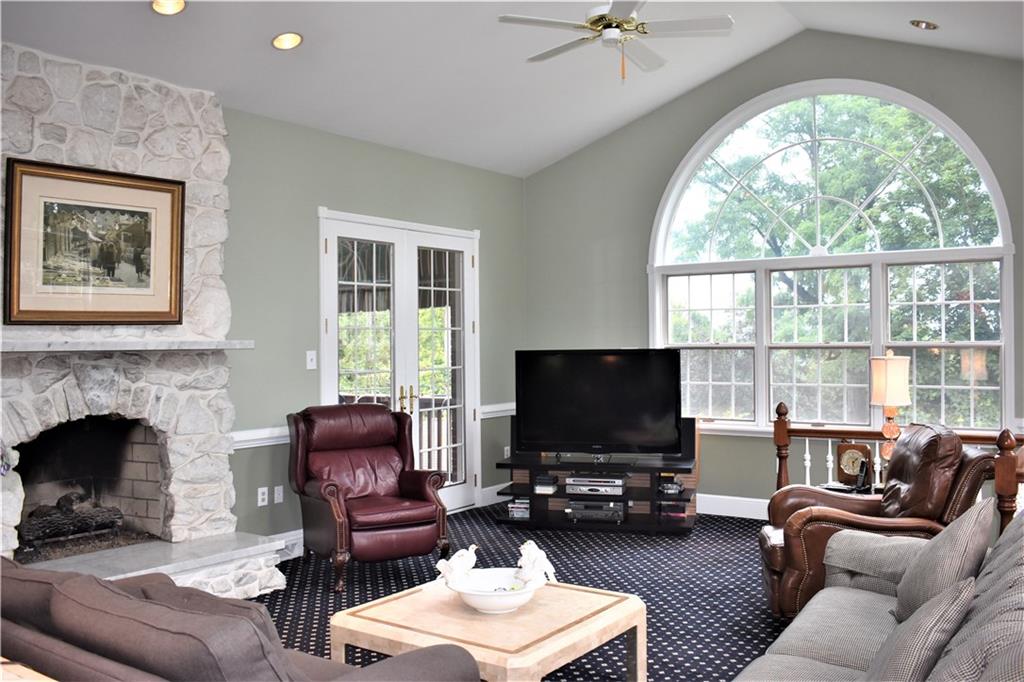 858 Larchmont Road Pittsburgh, PA 15243 - Photo 13 of 25 Gallery Image 13