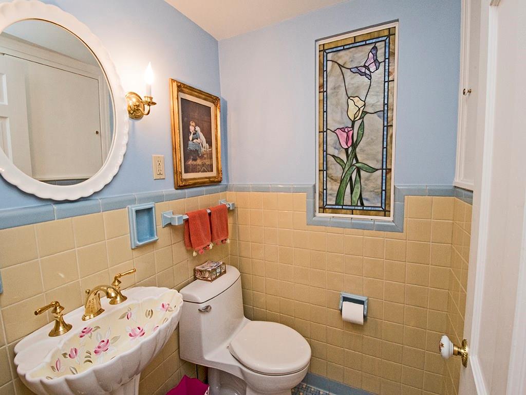 858 Larchmont Road Pittsburgh, PA 15243 - Photo 15 of 25 Gallery Image 15