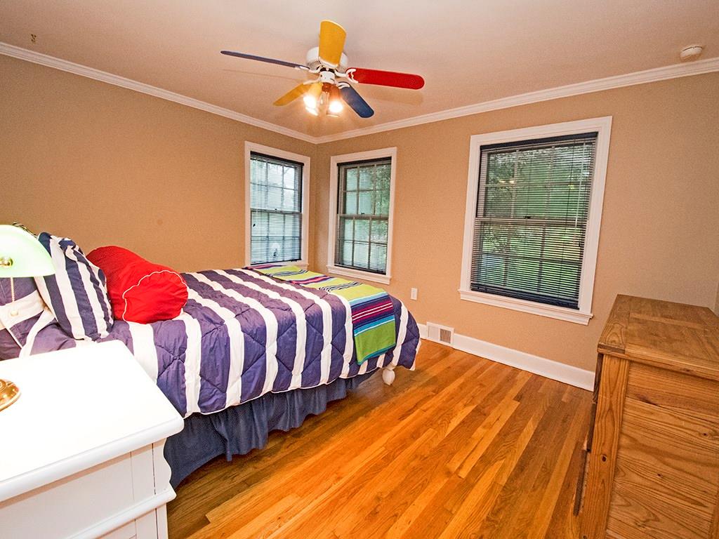 858 Larchmont Road Pittsburgh, PA 15243 - Photo 21 of 25 Gallery Image 21