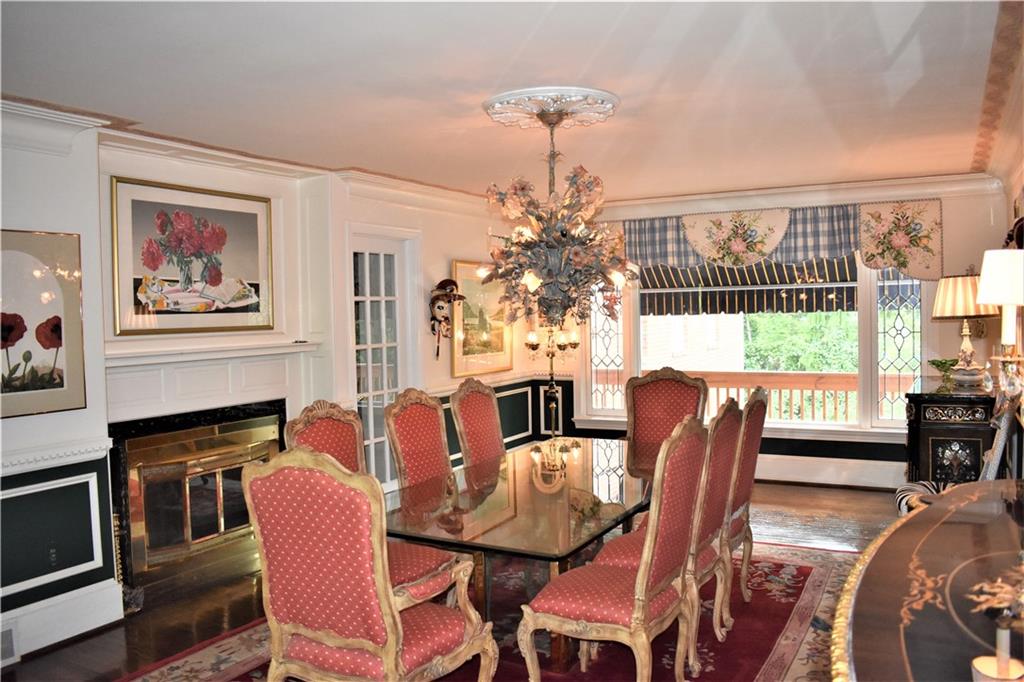 858 Larchmont Road Pittsburgh, PA 15243 - Photo 6 of 25 Gallery Image 6