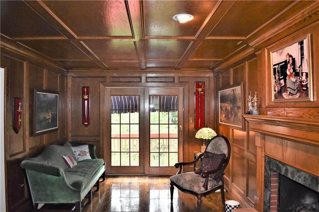 858 Larchmont Road Pittsburgh, PA 15243 - Photo 8 of 25 Gallery Image 8