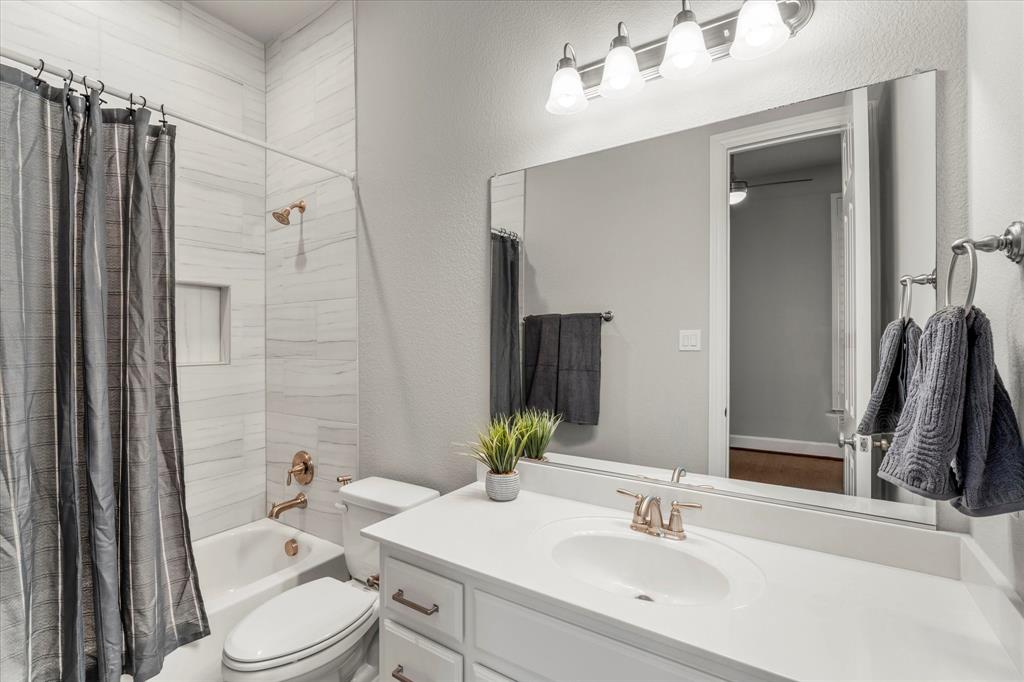 3460 Redpine Drive Prosper, TX 75078 - Photo 19 of 40 Ensuite bath downstairs. There is also a half bath downstairs and upstairs for guests!