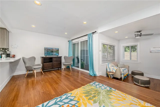 $3,000 | 17082 Pacific Coast Highway, Unit 102, Huntington Beach, CA 92649