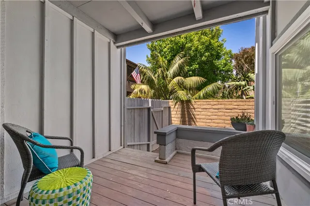 $3,000 | 17082 Pacific Coast Highway, Unit 102, Huntington Beach, CA 92649