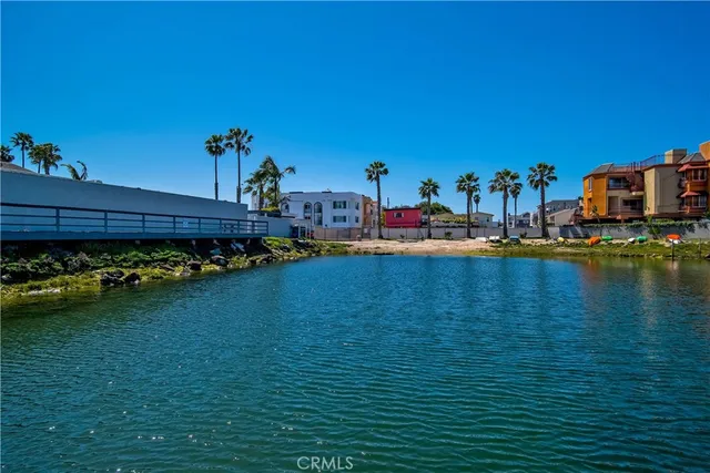 $3,000 | 17082 Pacific Coast Highway, Unit 102, Huntington Beach, CA 92649
