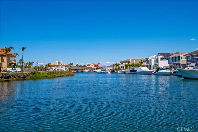 $3,000 | 17082 Pacific Coast Highway, Unit 102, Huntington Beach, CA 92649