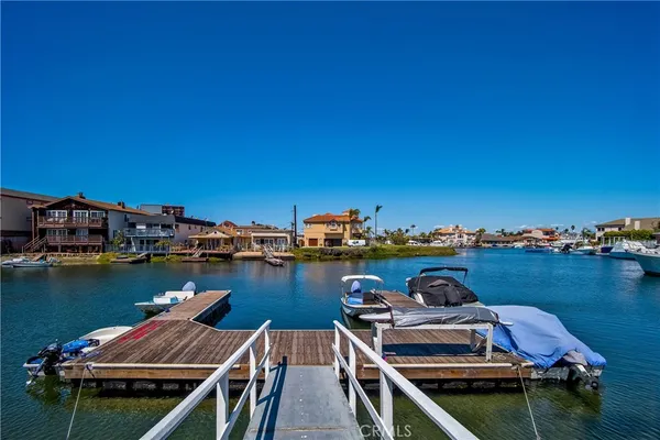 $2,875 | 17082 Pacific Coast Highway, Unit 102, Huntington Beach, CA 92649