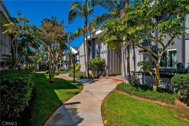 $3,000 | 17082 Pacific Coast Highway, Unit 102, Huntington Beach, CA 92649