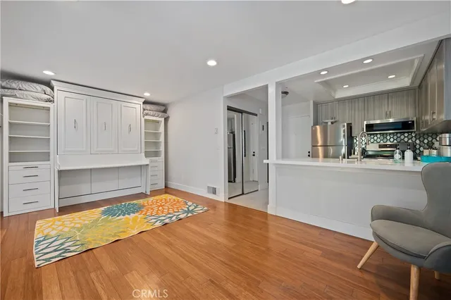 $3,000 | 17082 Pacific Coast Highway, Unit 102, Huntington Beach, CA 92649