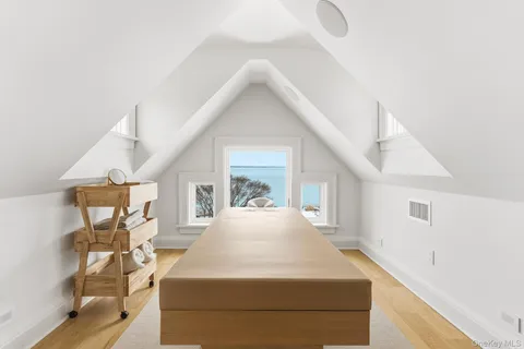 $19,500,000 | 217 Hommocks Road, Larchmont, NY 10538