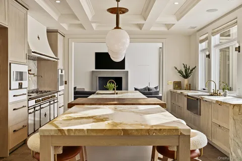 $19,500,000 | 217 Hommocks Road, Larchmont, NY 10538