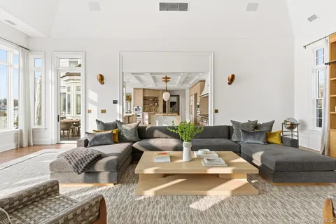 $19,500,000 | 217 Hommocks Road, Larchmont, NY 10538