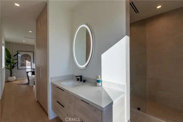 $40,000 | 1947 Glencoe Way, Los Angeles, CA 90068