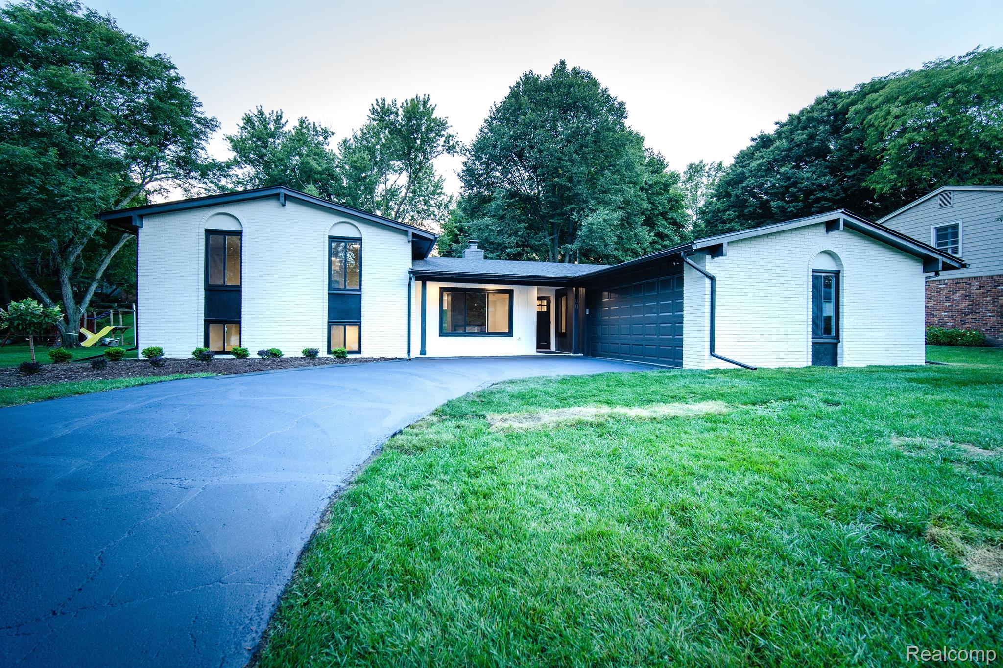 700 Spartan Drive Rochester, MI 48309 - Photo 2 of 81 Gallery Image 2
