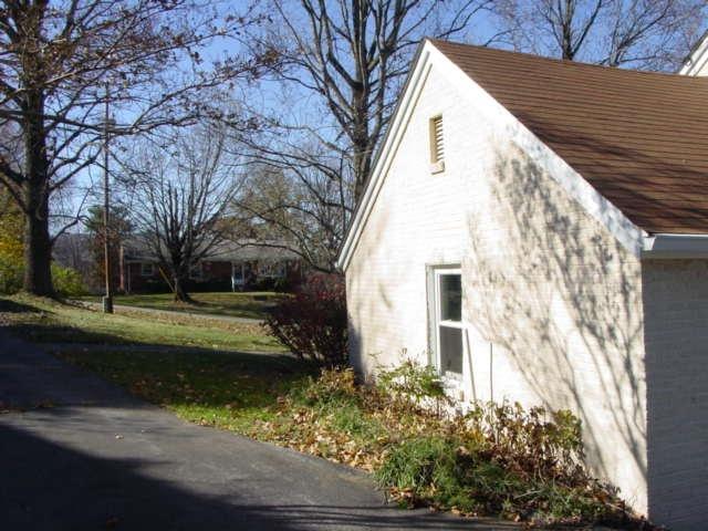 3156 Oakdale Road Southwest Roanoke, VA 24018 - Photo 14 of 41 house right side