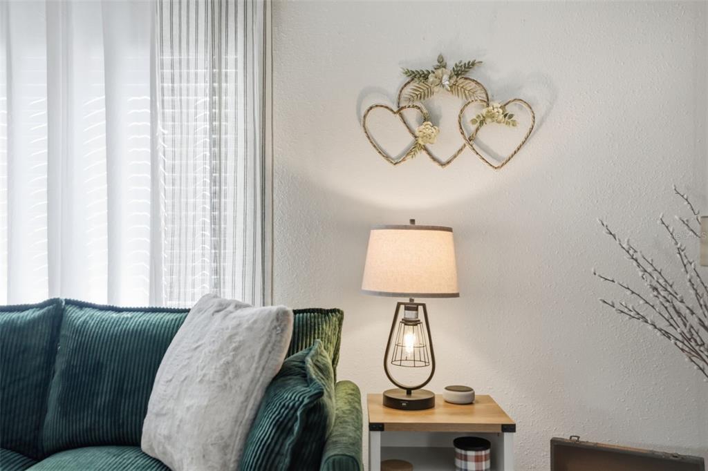 8055 Country Club Drive Brooksville, FL 34613 - Photo 21 of 33 a picture of a couch in a room