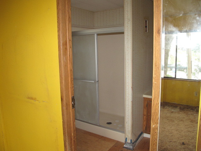 14635 Ravine Road Redding, CA 96003 - Photo 5 of 6 14635 Ravine Rd MASTER BATH